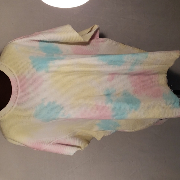 Top - Picture 1 of 1